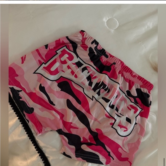 Trade for a baddie - Picture 7 of 14